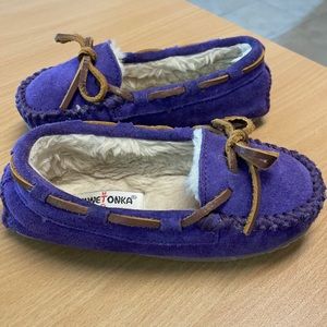 MINNETONKA Kids Cassie Slipper